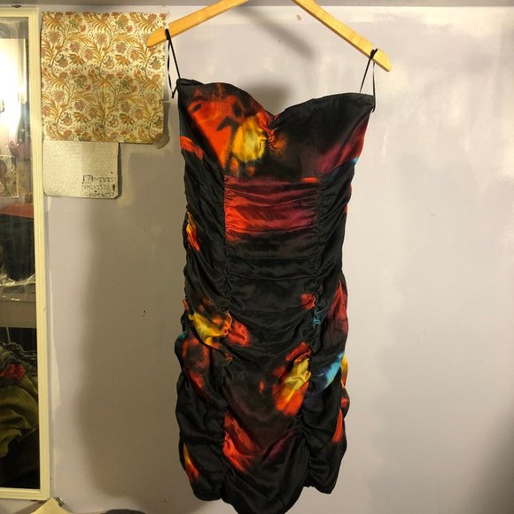 Patterned Strapless Dress - Picture 4 of 4